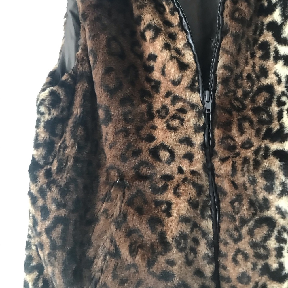 Cejon Women’s Small Vest Cheetah Print Faux Fur - Picture 5 of 7